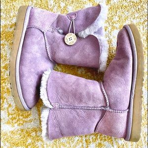 Ugg shearling boot